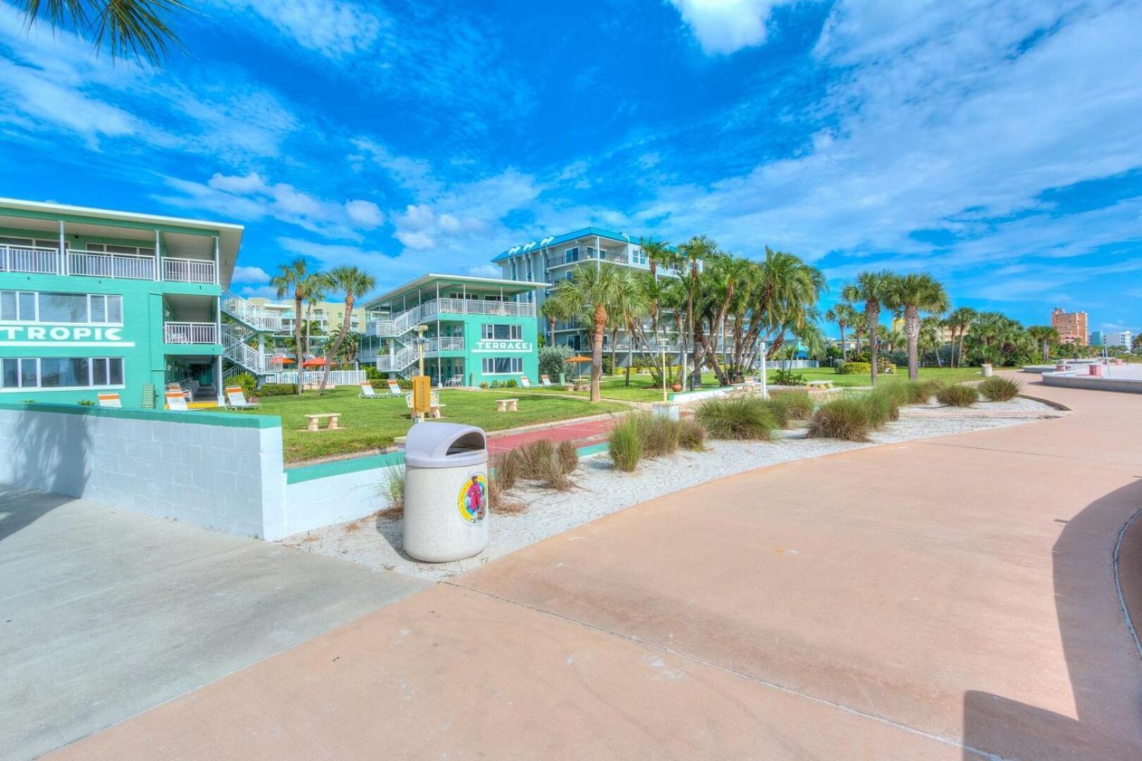 Tropic Terrace Hotel St. Pete Beach Eksteriør billede