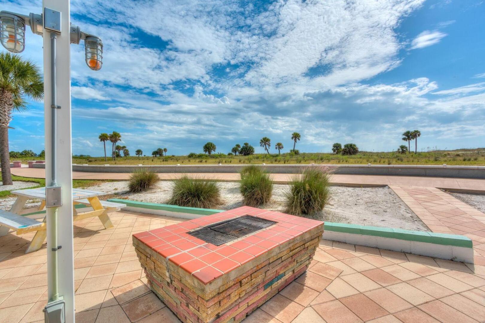 Tropic Terrace Hotel St. Pete Beach Eksteriør billede