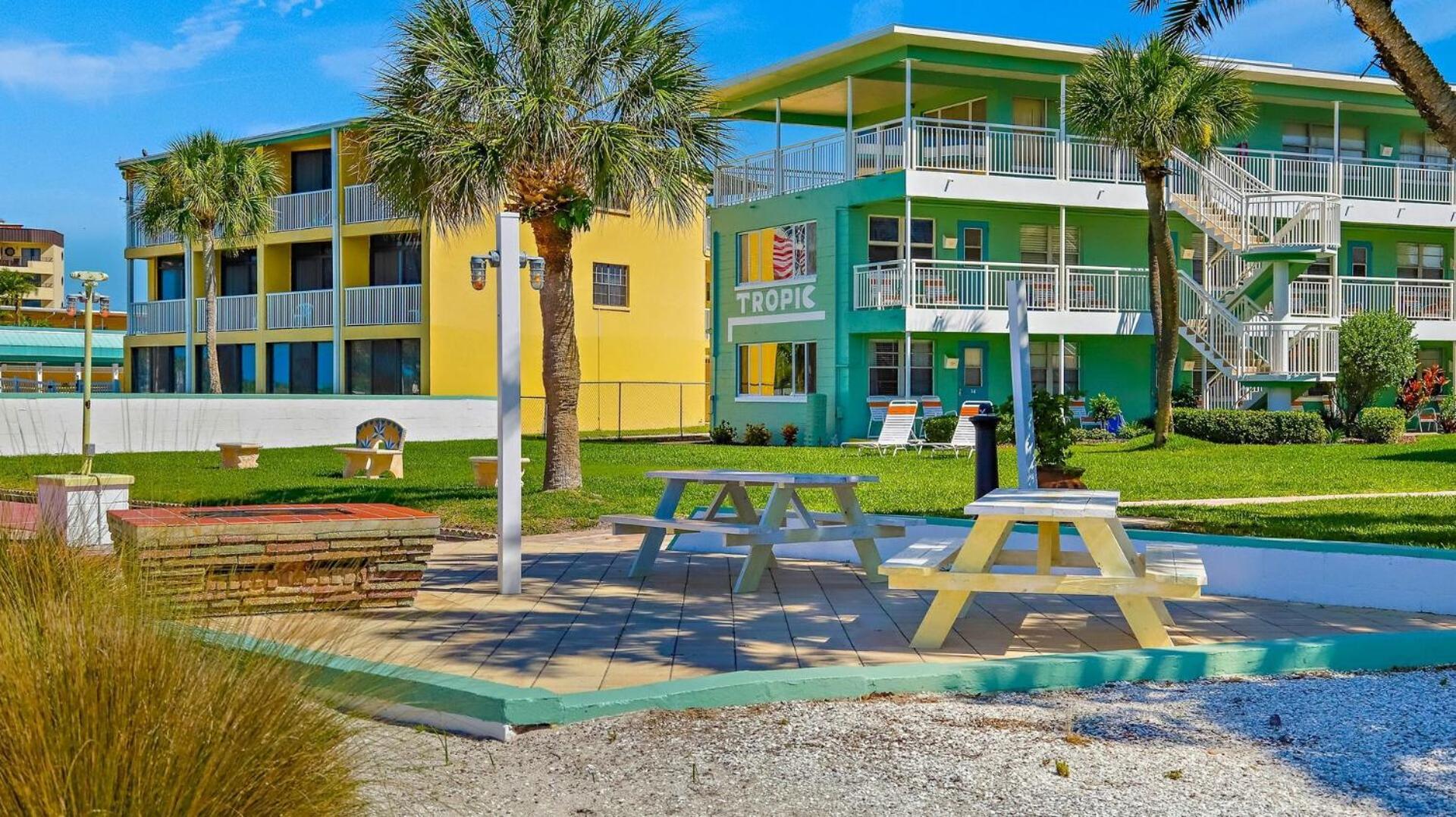 Tropic Terrace Hotel St. Pete Beach Eksteriør billede